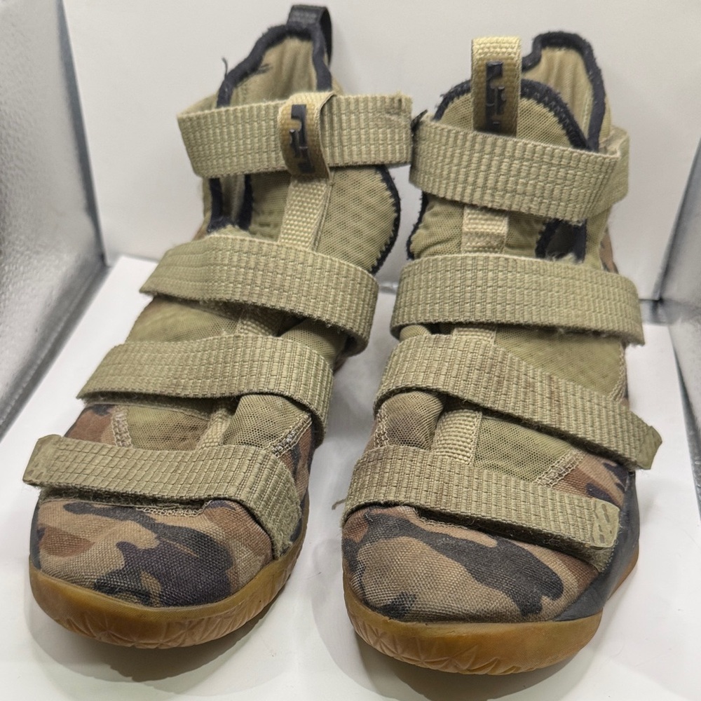 Nike Kids Tan Camouflage Strap Sneakers